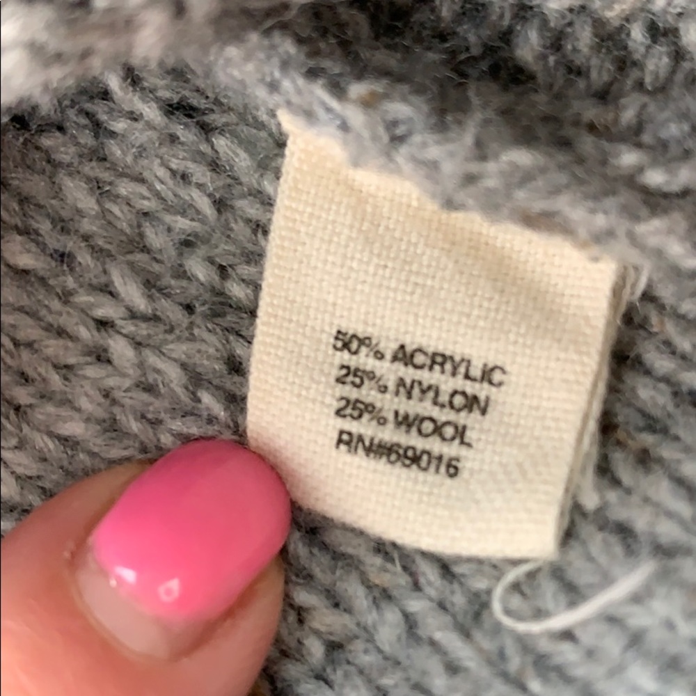 🎄 5/$30 Ruff Hewn sweater Medium - Picture 4 of 7